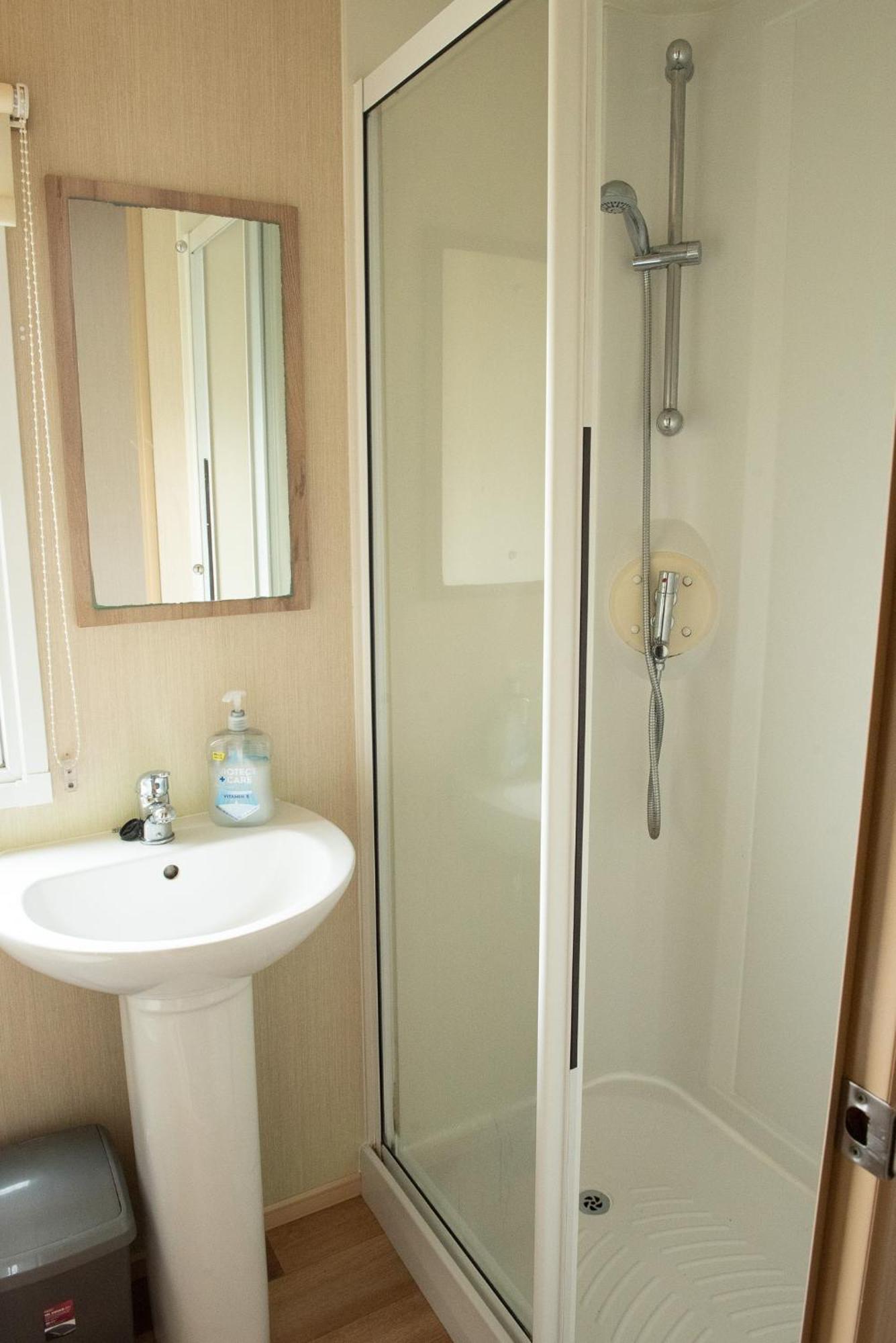2 Bed Caravan For Hire At Golden Sands In Rhyl Exterior photo