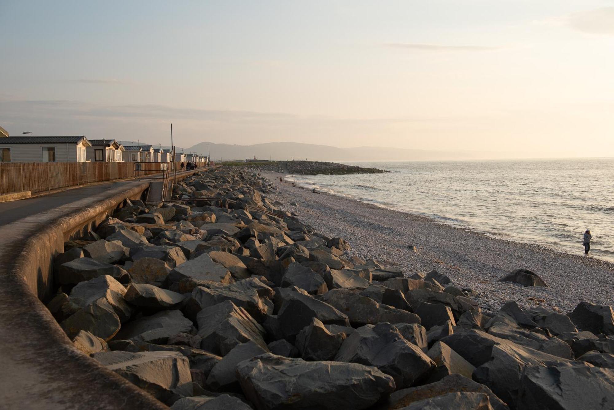 2 Bed Caravan For Hire At Golden Sands In Rhyl Exterior photo